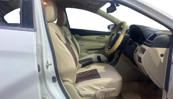 2017 Maruti Ciaz ALPHA DIESEL 1.3, Diesel, Manual, 86,235 km, Right Side Front Door Cabin