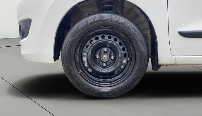 2015 Maruti Wagon R 1.0 VXI, Petrol, Manual, 68,413 km, Left Front Wheel