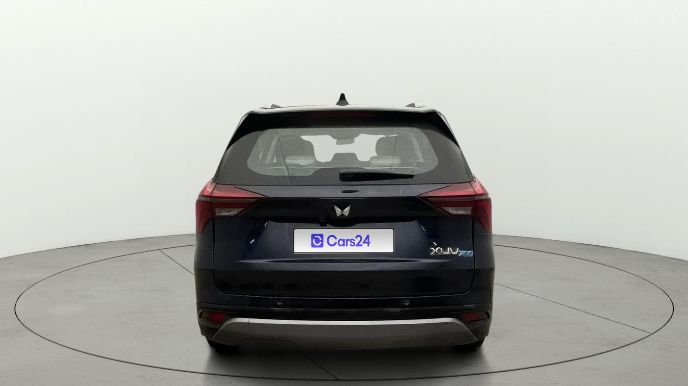 2022 Mahindra XUV700 AX 7 LUXURY P AT 7 STR, Petrol, Automatic, 20,821 km, Back/Rear