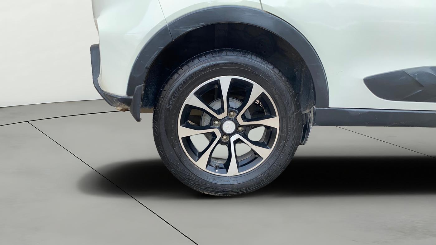 2020 Tata NEXON XZ PLUS PETROL, Petrol, Manual, 1,21,183 km, Right Rear Wheel