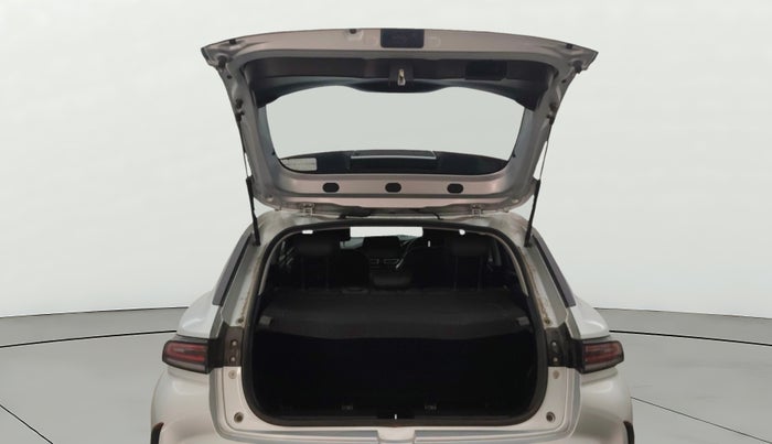 2024 Toyota Urban Cruiser Taisor V 1.0 Petrol AT, Petrol, Automatic, 16,743 km, Boot Door Open