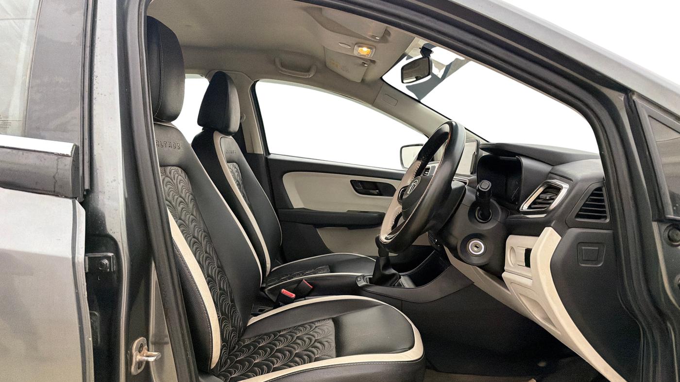 2023 Tata ALTROZ XM PLUS PETROL, Petrol, Manual, 35,022 km, Right Side Front Door Cabin