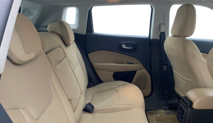 2017 Jeep Compass LONGITUDE (O) 2.0 DIESEL, Diesel, Manual, 73,027 km, Right Side Rear Door Cabin