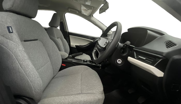 2025 Tata Curvv Pure Plus 1.2 Petrol 6MT, Petrol, Manual, 663 km, Right Side Front Door Cabin