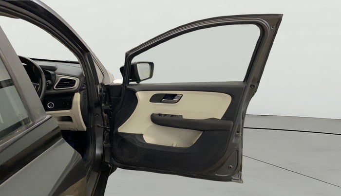 2022 Tata ALTROZ XZ PETROL, Petrol, Manual, 68,325 km, RHS Front Door