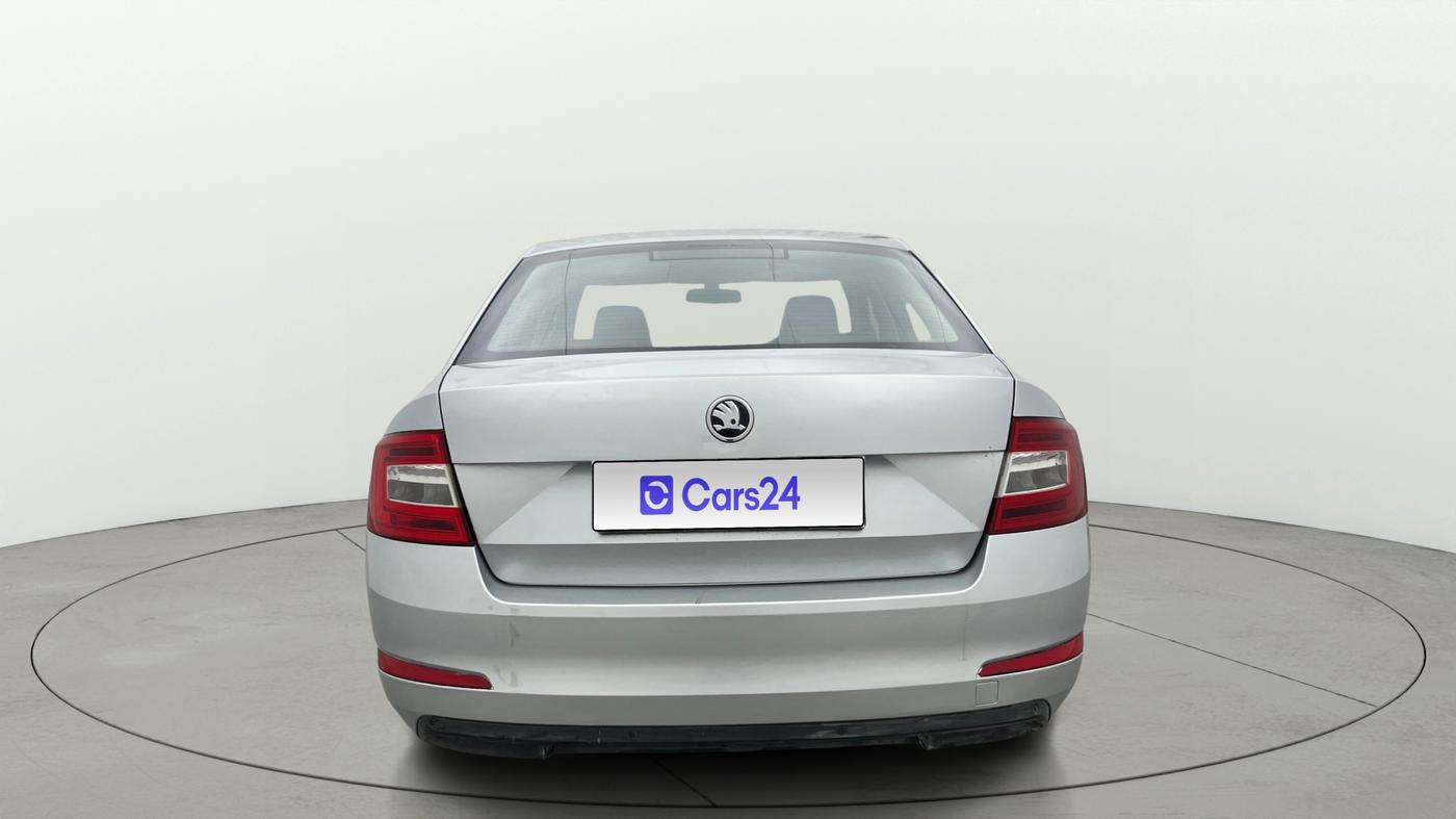 2015 Skoda Octavia AMBITION 1.4 TSI, Petrol, Manual, 1,47,263 km, Back/Rear