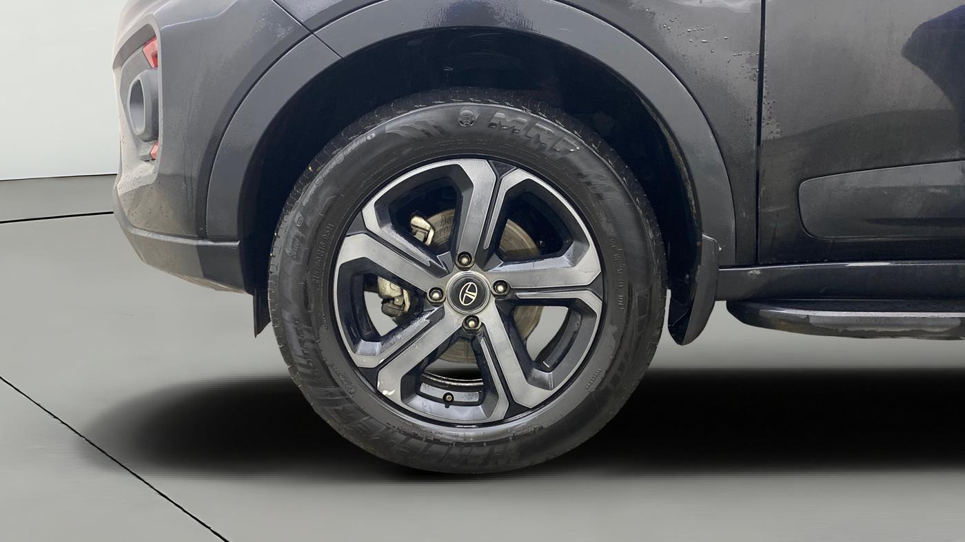 2023 Tata NEXON XZ PLUS LUX SUNROOF RED DARK PETROL, Petrol, Manual, 46,390 km, Left Front Wheel
