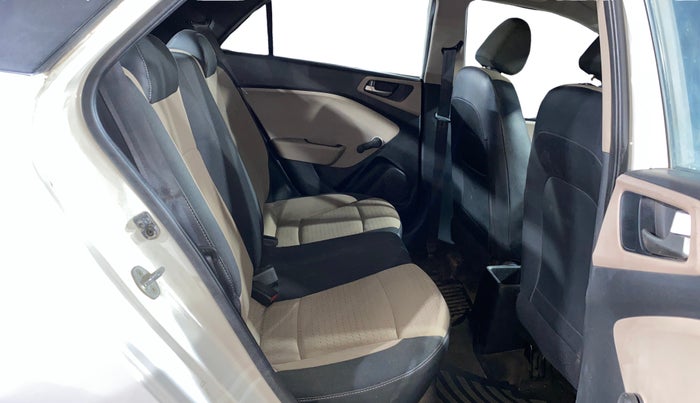 2015 Hyundai Elite i20 ERA 1.2, Petrol, Manual, 60,349 km, Right Side Rear Door Cabin