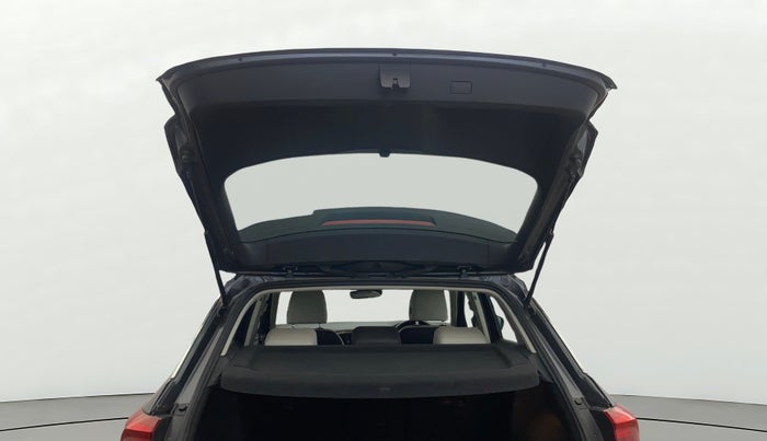 2021 Volkswagen T-ROC 1.5 TSI AT, Petrol, Automatic, 95,260 km, Boot Door Open