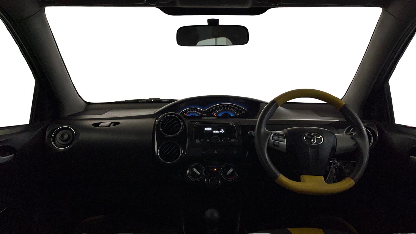 2014 Toyota Etios CROSS 1.5 V, Petrol, Manual, 66,631 km, Dashboard