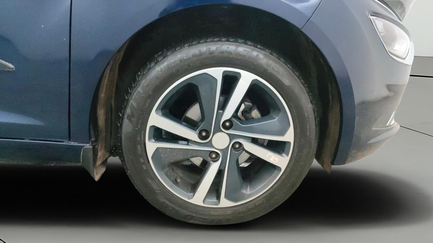 2024 Tata ALTROZ XZ PLUS O SUNROOF CNG, CNG, Manual, 16,365 km, Right Front Wheel