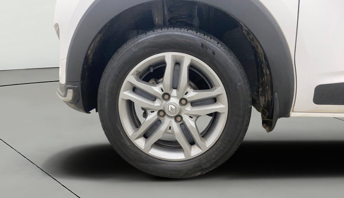 2022 Renault TRIBER RXZ AMT, Petrol, Automatic, 41,145 km, Left Front Wheel