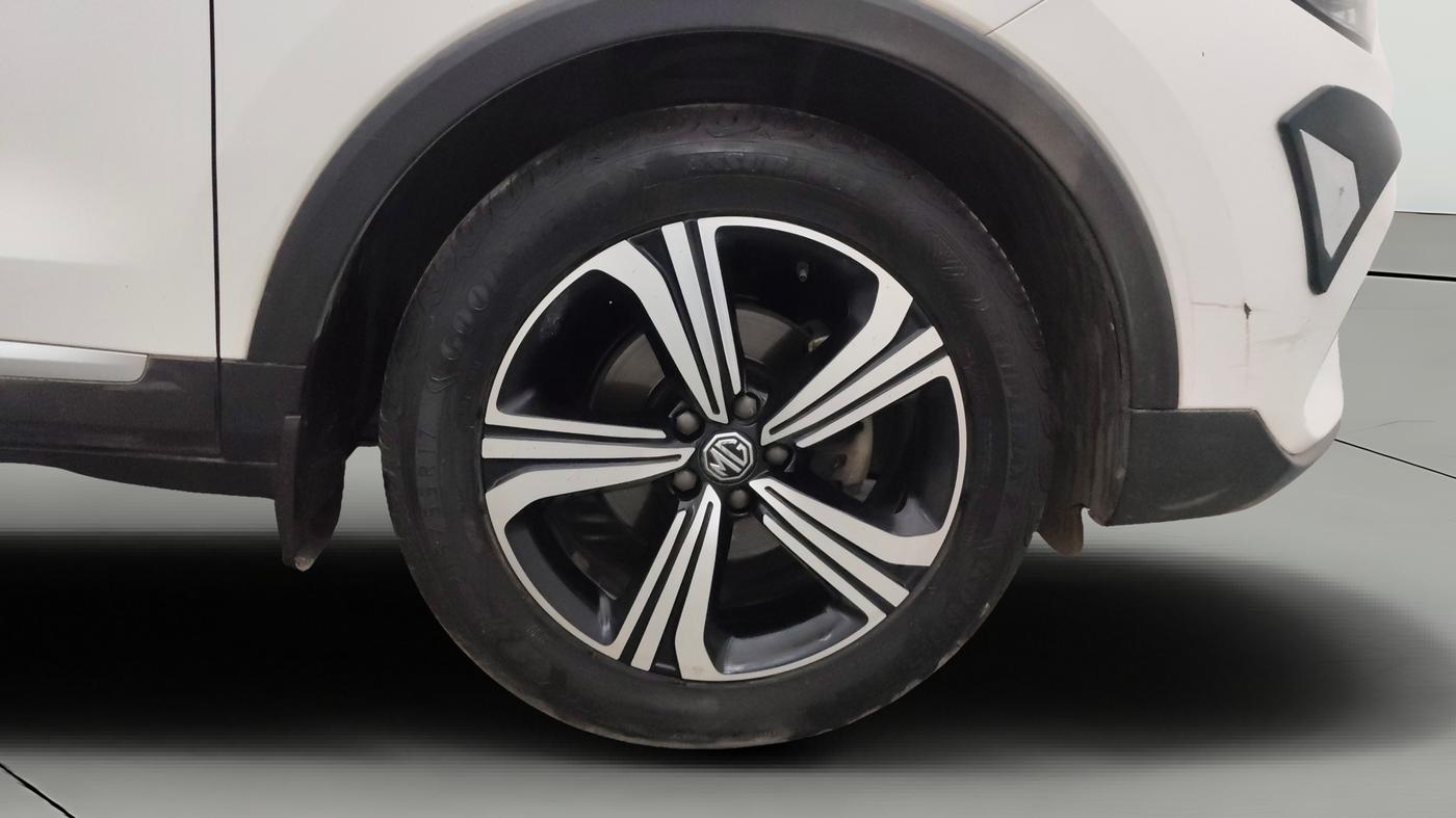 2023 MG ASTOR SHARP (O) 1.3 TURBO AT, Petrol, Automatic, 35,813 km, Right Front Wheel