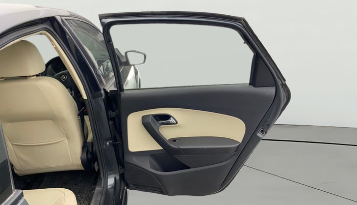 2017 Skoda Rapid STYLE 1.6 MPI AT, Petrol, Automatic, 1,17,571 km, RHS Rear Door