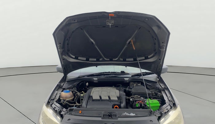 2013 Volkswagen Polo COMFORTLINE 1.2L, Diesel, Manual, 1,22,329 km, Open Bonet