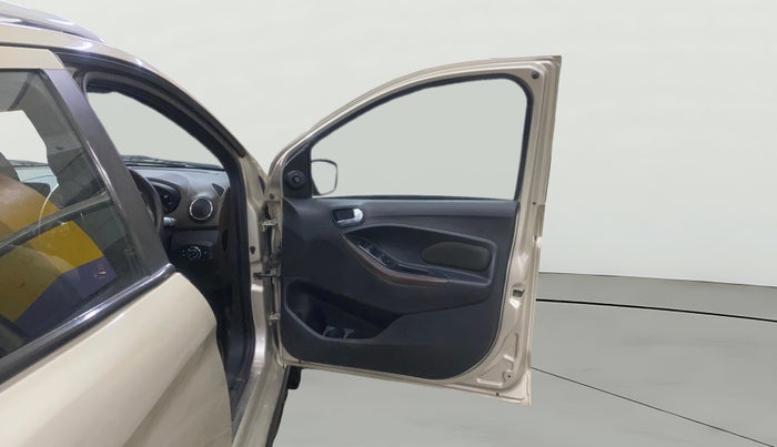 2018 Ford FREESTYLE TITANIUM PLUS 1.2 PETROL, Petrol, Manual, 44,783 km, RHS Front Door