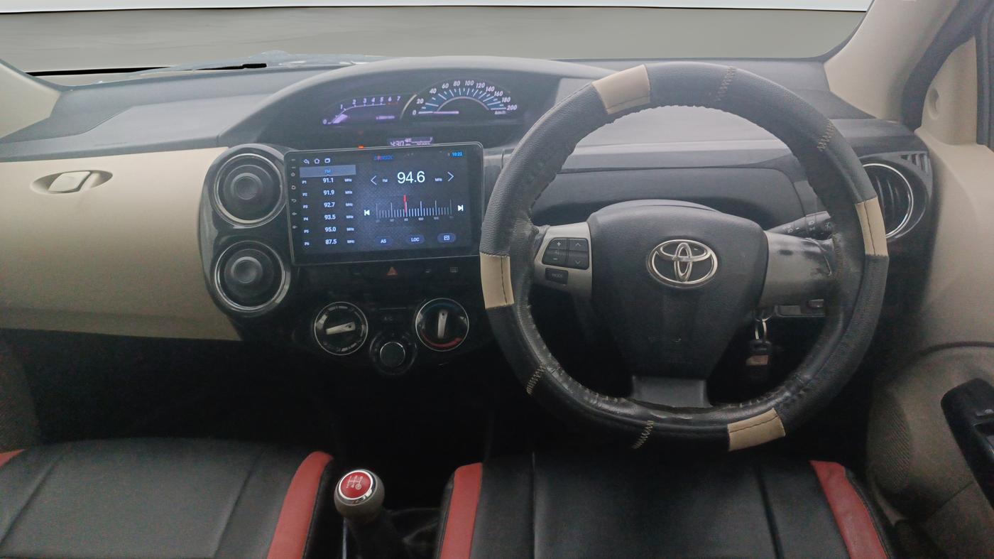 2017 Toyota Etios Liva VX, Petrol, Manual, 76,996 km, Steering Wheel Close Up