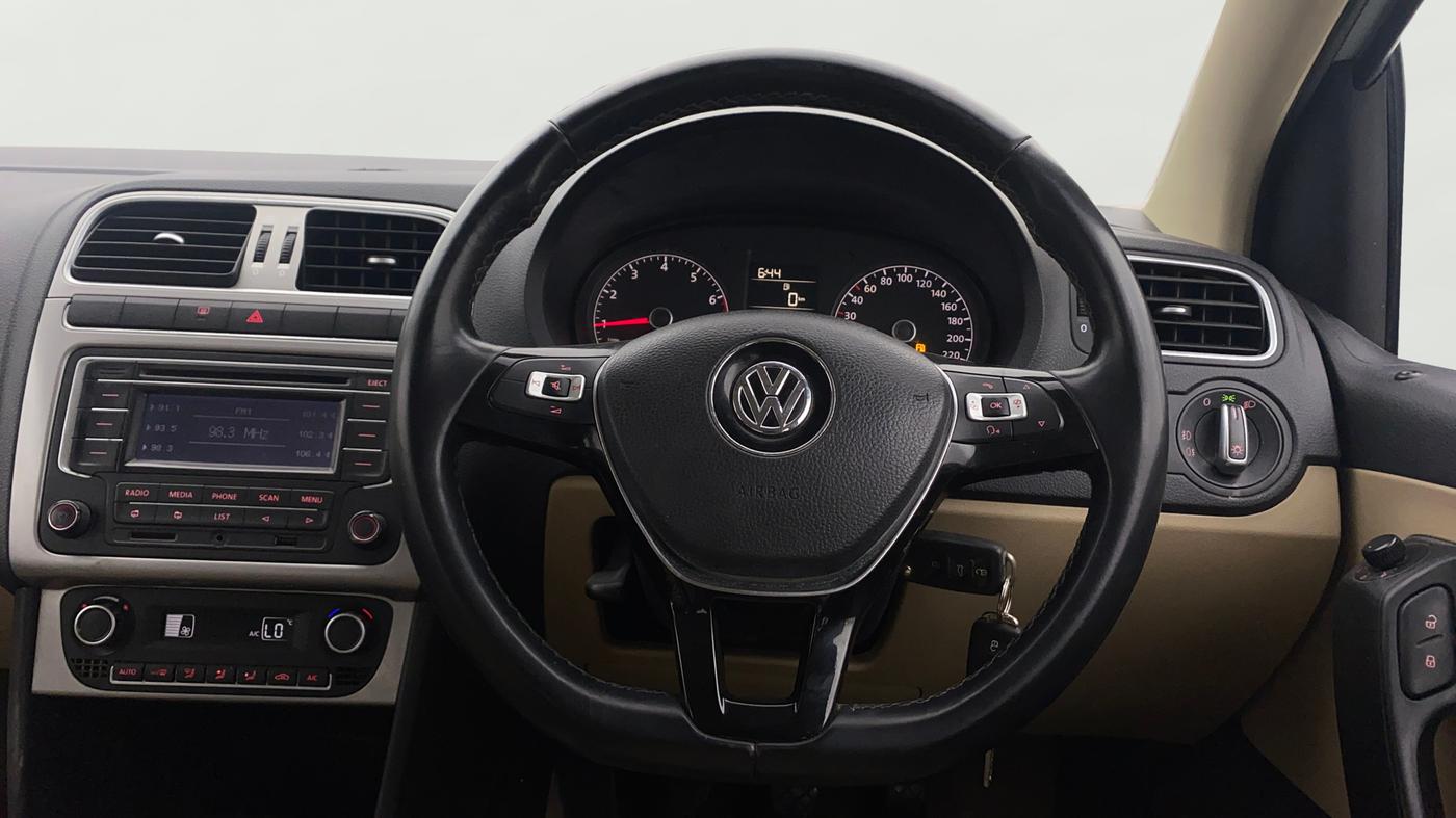 2015 Volkswagen Polo HIGHLINE1.2L, Petrol, Manual, 60,199 km, Steering Wheel Close Up
