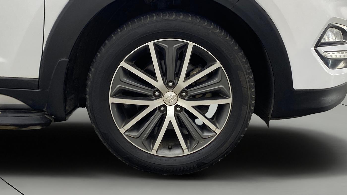 2019 Hyundai Tucson GLS 2WD AT PETROL, Petrol, Automatic, 1,35,403 km, Right Front Wheel