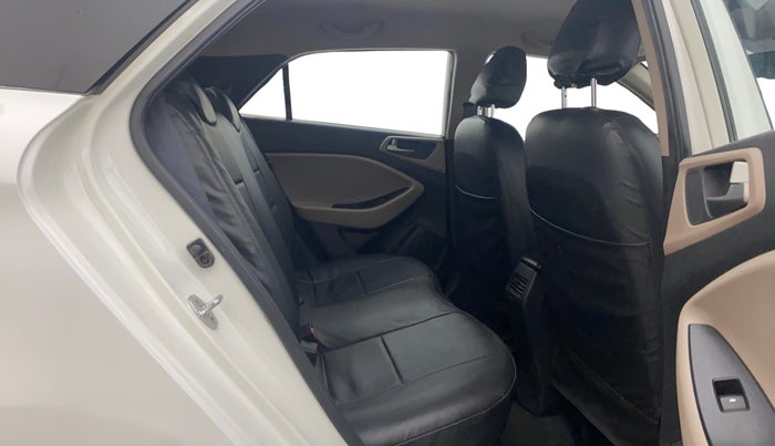 2016 Hyundai Elite i20 SPORTZ 1.2, Petrol, Manual, 1,10,423 km, Right Side Rear Door Cabin