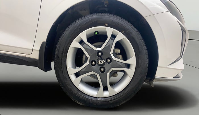 2024 Hyundai NEW I20 Sportz (O) 1.2 IVT, Petrol, Automatic, 36,096 km, Right Front Wheel