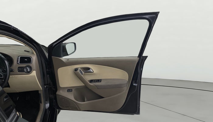 2014 Skoda Rapid ELEGANCE 1.6 MPI MT, Petrol, Manual, 51,774 km, RHS Front Door