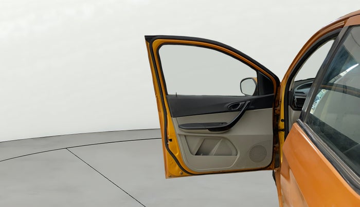 2016 Tata Tiago XT PETROL, Petrol, Manual, 70,339 km, LHS Front Door