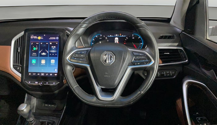 2020 MG HECTOR PLUS SHARP 1.5 PETROL TURBO HYBRID MT 6-STR, Petrol, Manual, 91,408 km, Steering Wheel Close Up