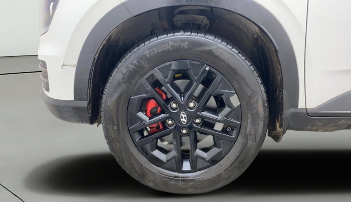 2024 Hyundai VENUE SX(O) 1.0 Turbo DCT Knight Edition, Petrol, Automatic, 15,504 km, Left Front Wheel