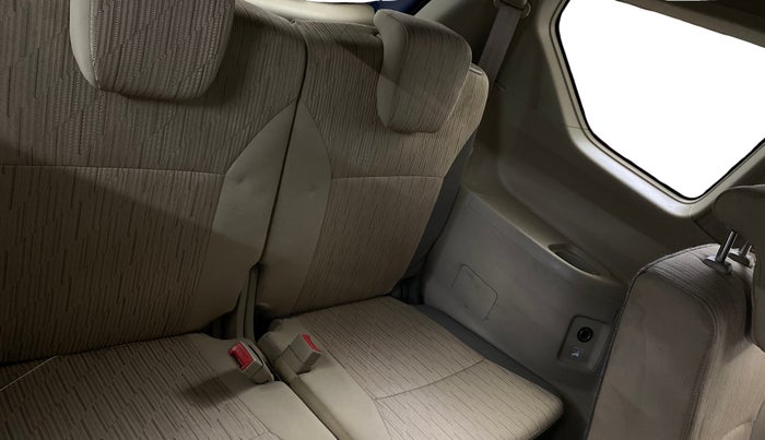2023 Toyota RUMION V AT , Petrol, Automatic, 27,551 km, Third Seat Row ( optional )