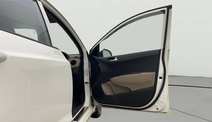 2019 Hyundai Grand i10 SPORTZ AT 1.2 KAPPA VTVT, Petrol, Automatic, 64,035 km, RHS Front Door