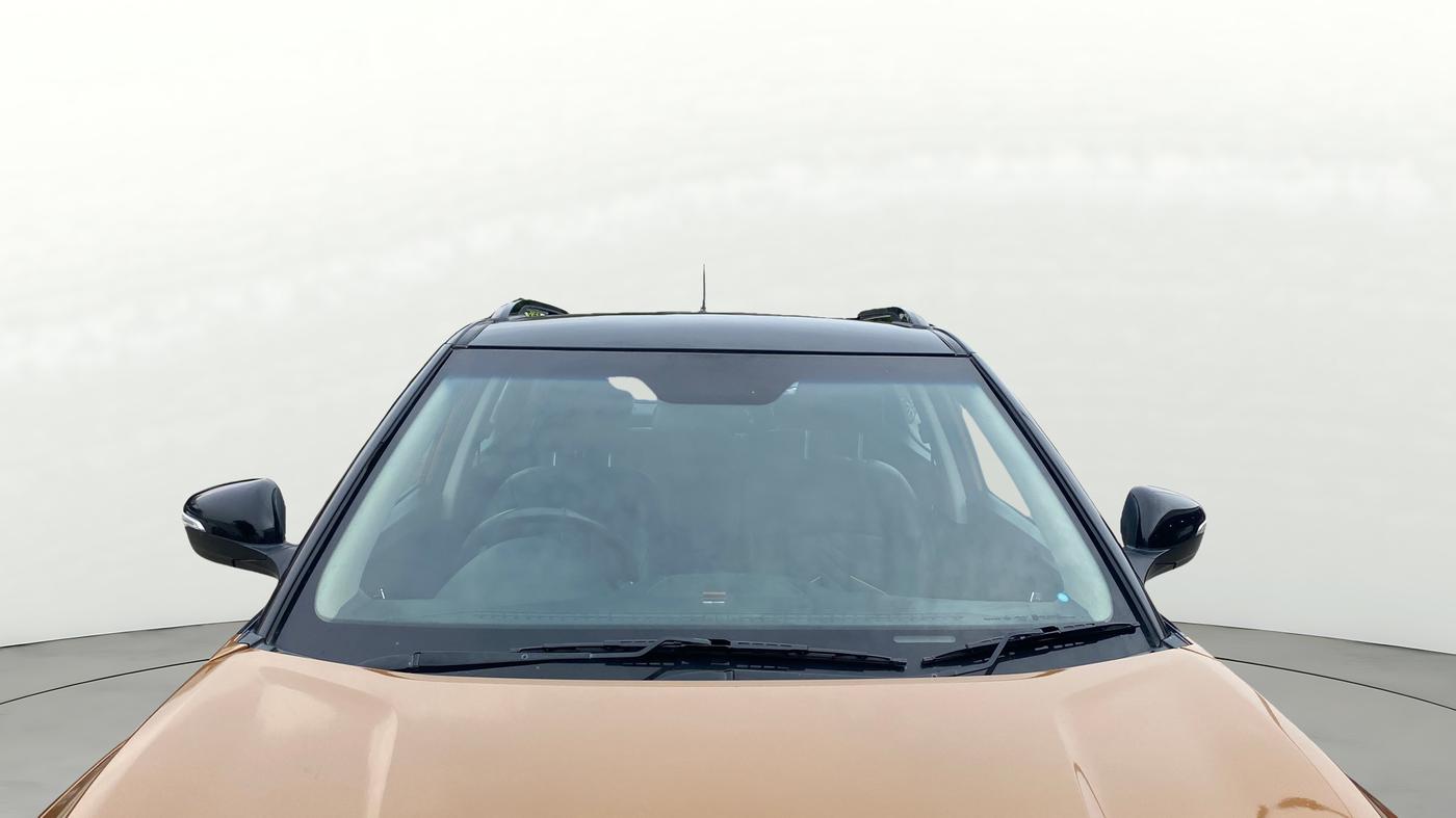 2022 Mahindra XUV300 W8(O) 1.2 PETROL DUAL TONE, Petrol, Manual, 66,105 km, Front Windshield