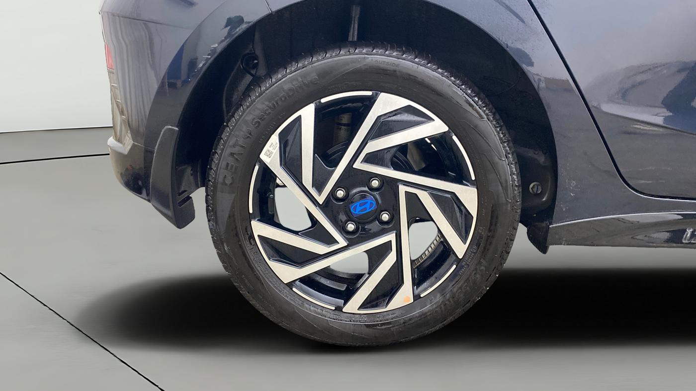 2023 Hyundai NEW I20 ASTA 1.2 MT, Petrol, Manual, 7,161 km, Right Rear Wheel