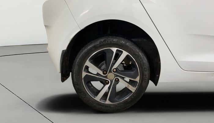 2023 Tata ALTROZ XZA PLUS, Petrol, Automatic, 82,153 km, Right Rear Wheel