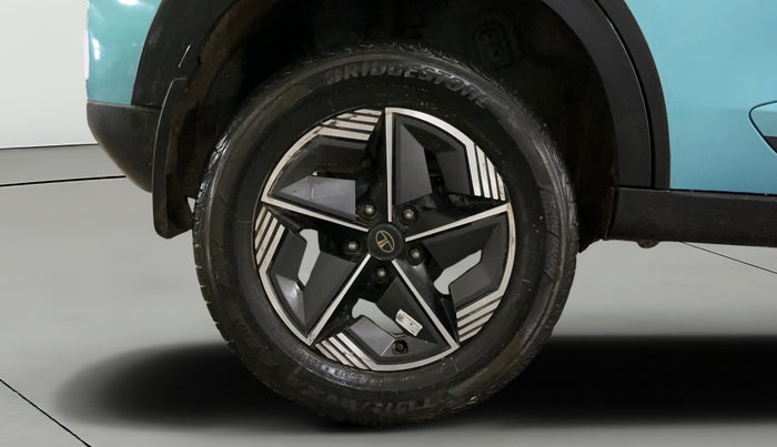 2023 Tata NEXON CREATIVE AMT 1.5 DIESEL, Diesel, Automatic, 23,270 km, Right Rear Wheel