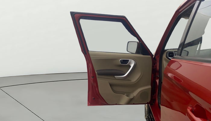 2017 Mahindra TUV300 T8 AMT, Diesel, Automatic, 83,049 km, LHS Front Door