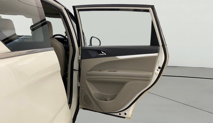2018 Mahindra MARAZZO M6 7 STR, Diesel, Manual, 58,406 km, RHS Rear Door