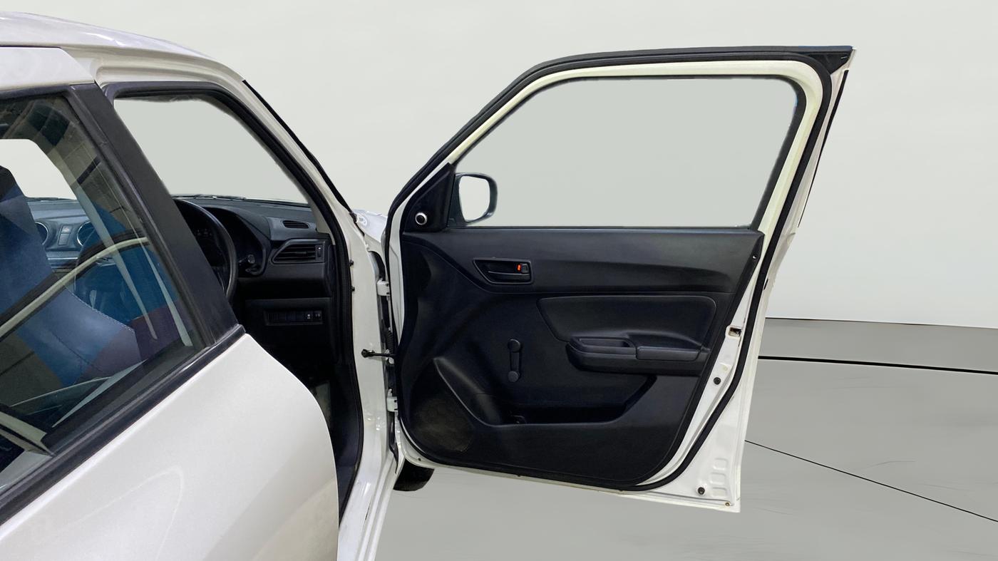 2024 Maruti Swift LXI, Petrol, Manual, 15,848 km, RHS Front Door