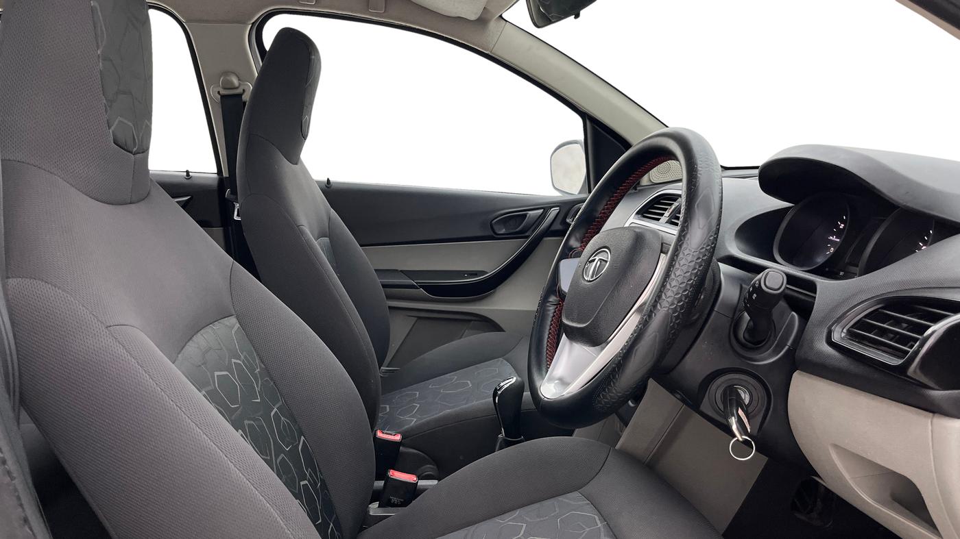 2017 Tata Tiago XT PETROL, Petrol, Manual, 79,222 km, Right Side Front Door Cabin