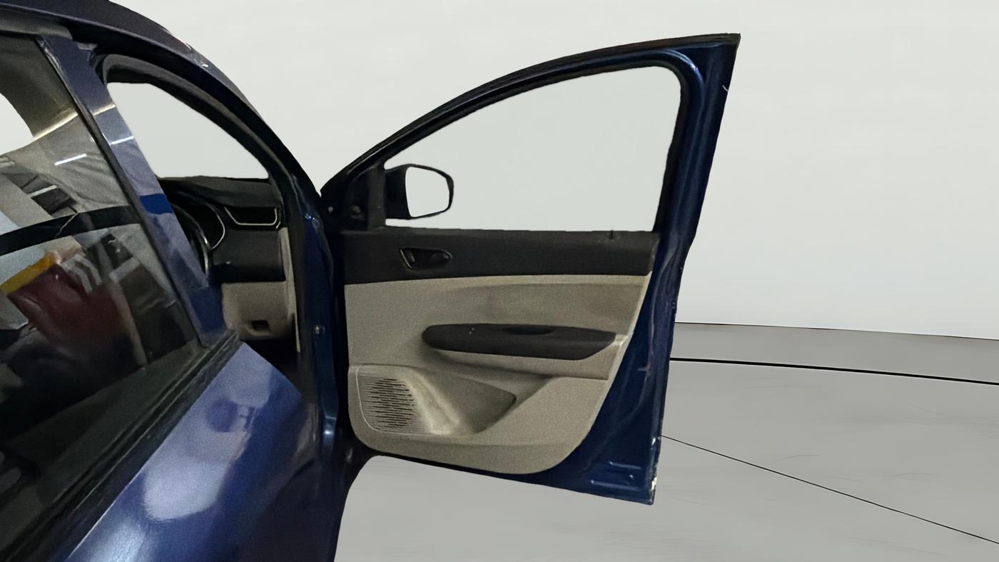 2021 Renault TRIBER RXL MT, Petrol, Manual, 1,11,155 km, RHS Front Door