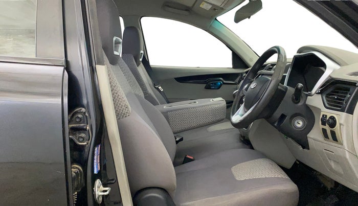 2017 Mahindra Kuv100 K6 PLUS 6 STR, Petrol, Manual, 43,431 km, Right Side Front Door Cabin