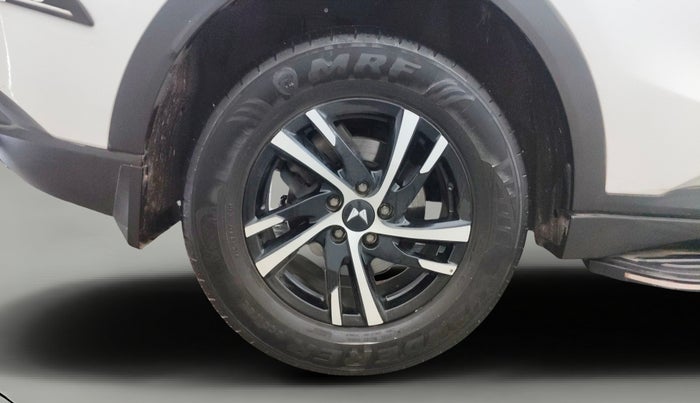 2022 Mahindra XUV700 MX P MT 5 STR, Petrol, Manual, 12,995 km, Right Rear Wheel