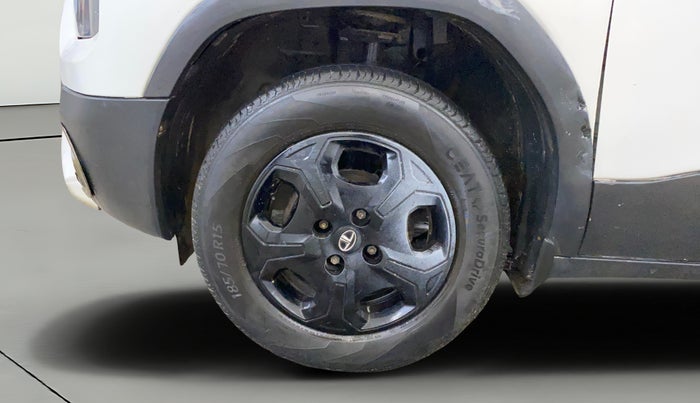 2022 Tata PUNCH ACCOMPLISHED MT, CNG, Manual, 74,630 km, Left Front Wheel