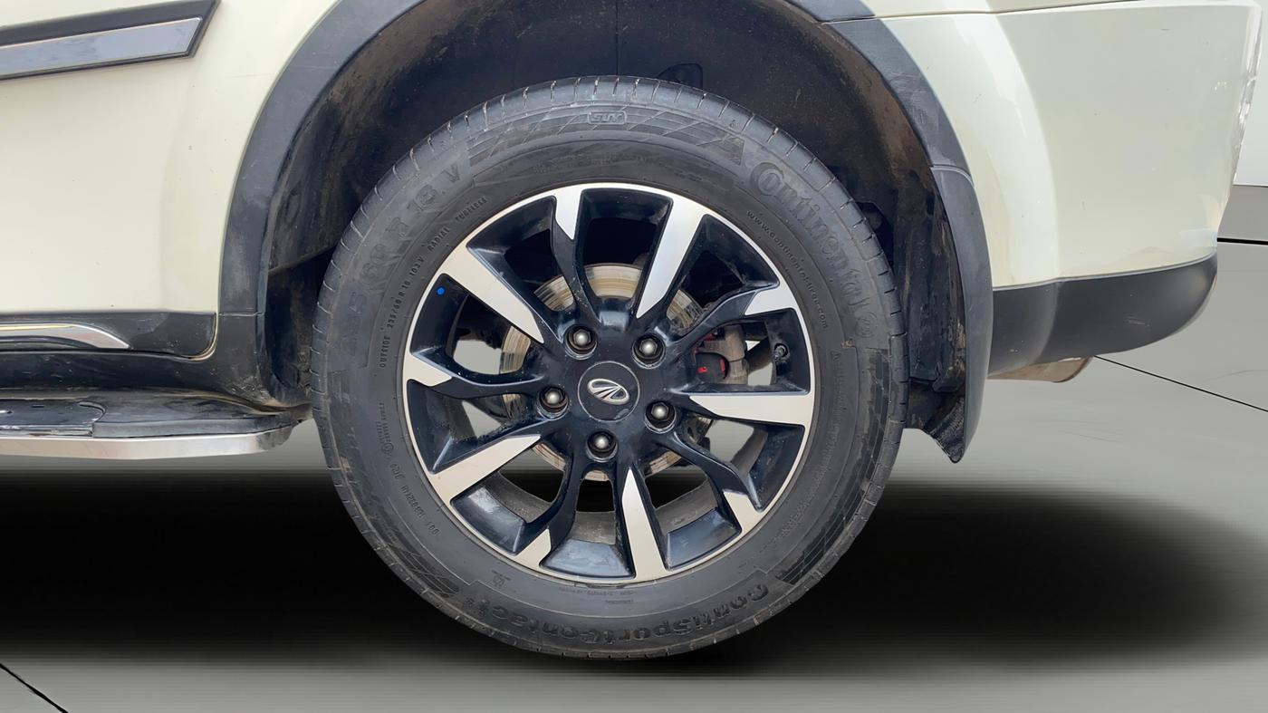 2019 Mahindra XUV500 W11 (O) AWD, Diesel, Manual, 63,104 km, Left Rear Wheel