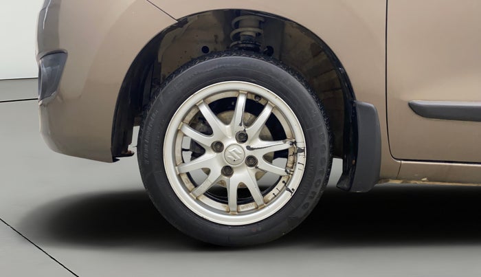 2017 Maruti Wagon R 1.0 VXI AMT, Petrol, Automatic, 27,997 km, Left Front Wheel