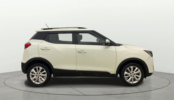 2019 Mahindra XUV300 W8 1.2 PETROL, Petrol, Manual, 82,081 km, Right Side View