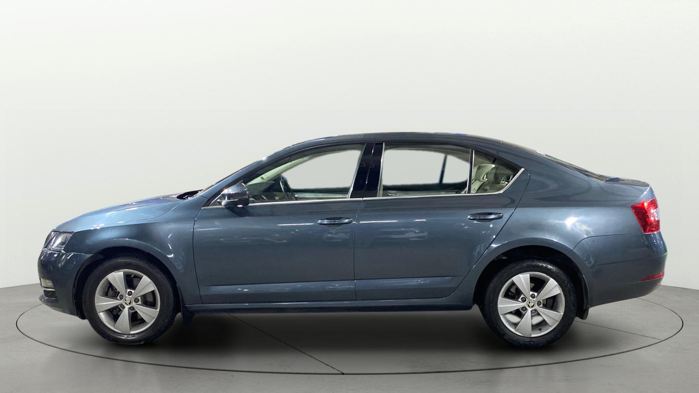 2019 Skoda Octavia 2.0 TDI CR STYLE AT, Diesel, Automatic, 47,250 km, Left Side