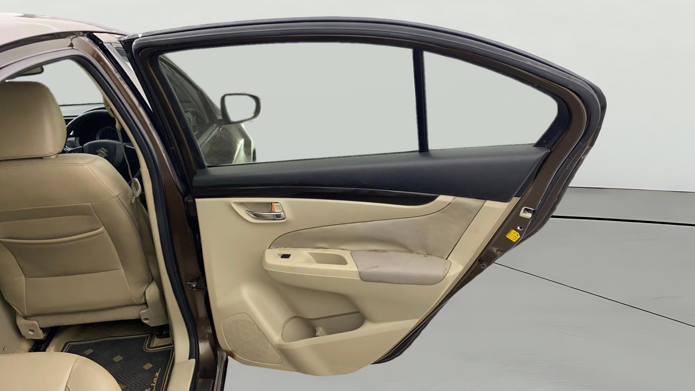 2015 Maruti Ciaz ZXI+, Petrol, Manual, 1,18,993 km, RHS Rear Door