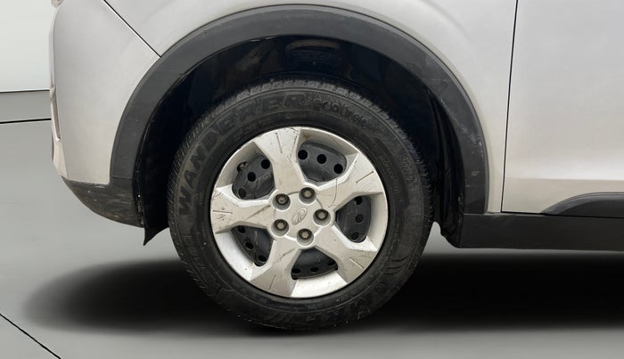 2020 Mahindra XUV300 W6 1.5 DIESEL, Diesel, Manual, 50,032 km, Left Front Wheel