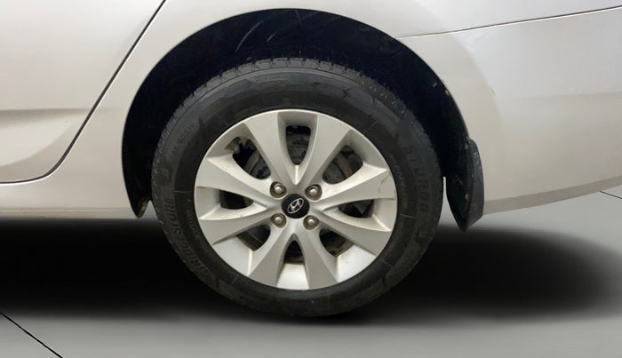 2015 Hyundai Verna FLUIDIC 4S 1.6 VTVT S, Petrol, Manual, 79,966 km, Left Rear Wheel